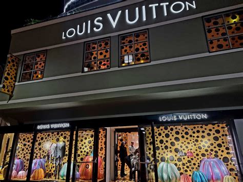 corredo ufficio louis vuitton|louis vuitton milano sede.